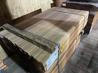 Ca. 276x guyana teak latten geschaafd, 27x40mm, lengte 155cm - afbeelding 1 van  3
