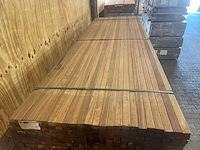 Ca. 276x guyana teak latten geschaafd, 27x40mm, lengte 305cm - afbeelding 1 van  3