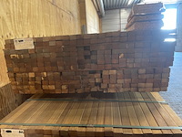 Ca. 276x guyana teak latten geschaafd, 27x40mm, lengte 305cm - afbeelding 3 van  3