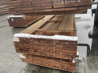 Ca. 279x guyana teak latten geschaafd, 27x40mm, lengte 18/335cm, 195/365cm, 66/395cm - afbeelding 1 van  3