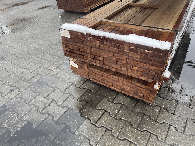 Ca. 279x guyana teak latten geschaafd, 27x40mm, lengte 18/335cm, 195/365cm, 66/395cm - afbeelding 3 van  3