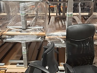 Ca. 27x bureau, 2x bureaustoel en 1x tafel, o.a. gispen - afbeelding 10 van  20