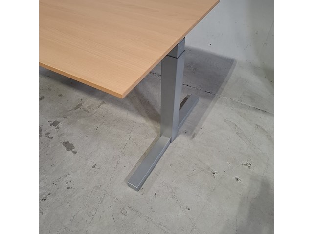 Ca. 27x bureau, 2x bureaustoel en 1x tafel, o.a. gispen - afbeelding 19 van  20