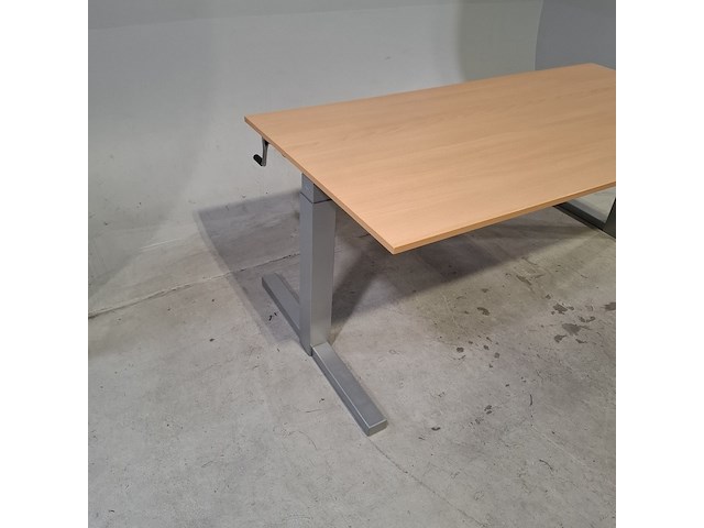 Ca. 27x bureau, 2x bureaustoel en 1x tafel, o.a. gispen - afbeelding 20 van  20