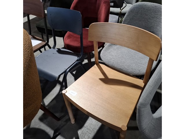 Ca. 27x diverse stoelen, o.a. (zuiver, dutchbone enz) - afbeelding 9 van  24