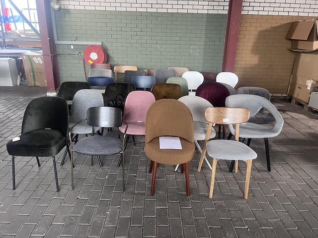 Ca. 27x diverse stoelen, o.a. (zuiver, dutchbone enz) - afbeelding 1 van  24