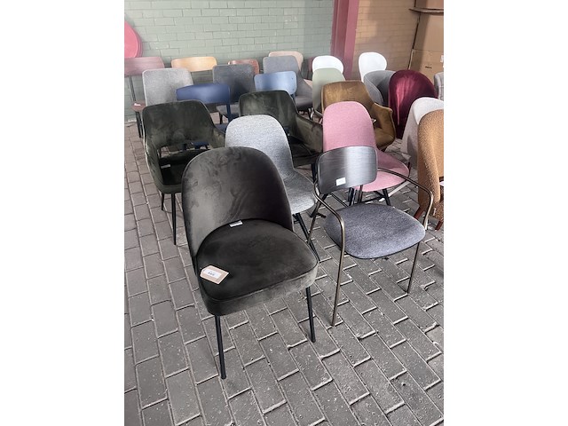 Ca. 27x diverse stoelen, o.a. (zuiver, dutchbone enz) - afbeelding 18 van  24