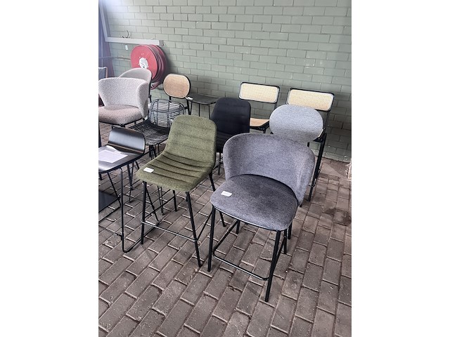 Ca. 27x diverse stoelen, o.a. (zuiver, dutchbone enz) - afbeelding 22 van  24