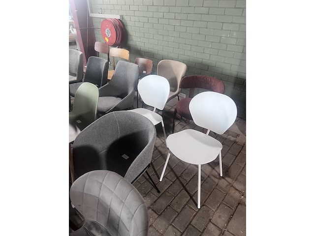 Ca. 27x diverse stoelen, o.a. (zuiver, dutchbone enz) - afbeelding 24 van  24