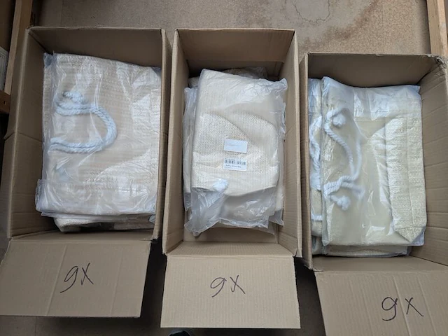 Ca. 27x handtassen, crème, diverse maten - afbeelding 1 van  4