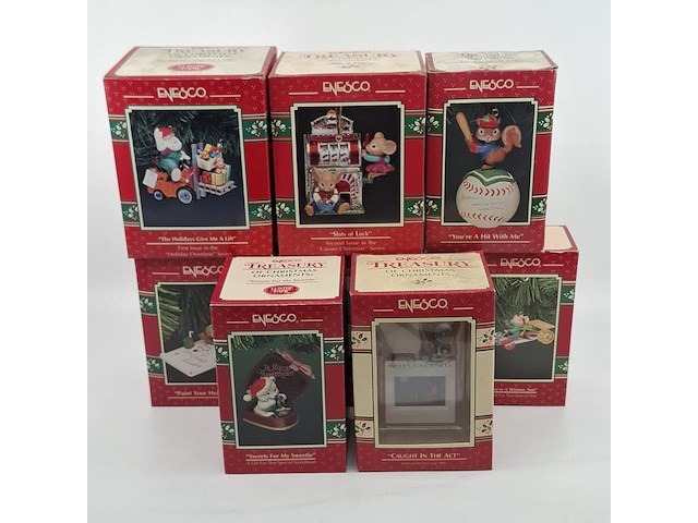 Ca. 27x kerst beeldje, enesco, o.a. paint your holidays bright - afbeelding 1 van  13