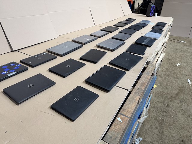 Ca. 27x laptop, dell - afbeelding 12 van  21