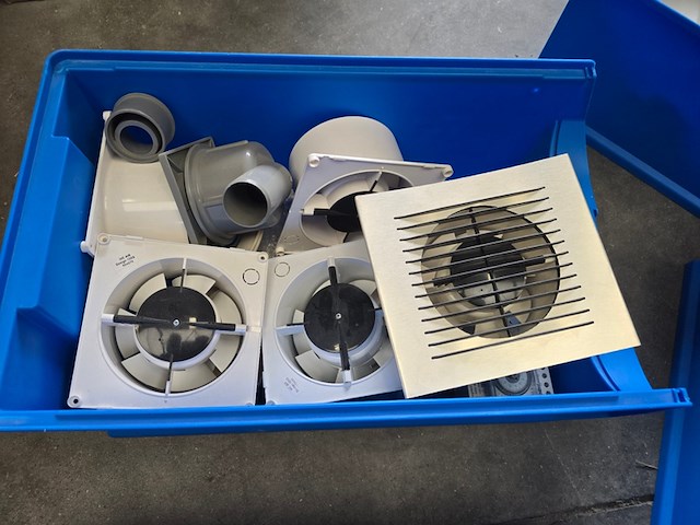 Ca. 27x magazijnbakken incl. inhoud kruizinga, blauw - afbeelding 3 van  28