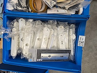Ca. 27x magazijnbakken incl. inhoud kruizinga, blauw - afbeelding 10 van  28