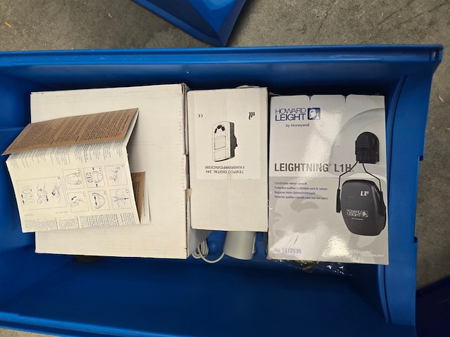 Ca. 27x magazijnbakken incl. inhoud kruizinga, blauw - afbeelding 14 van  28