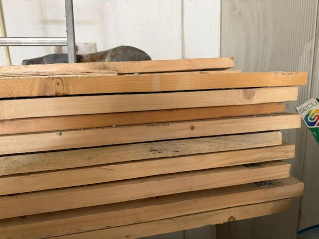 Ca. 27x steigerplanken - afbeelding 1 van  2