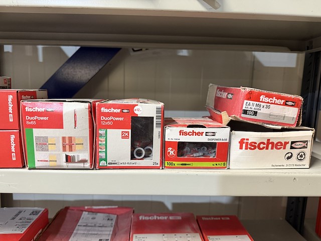 Ca. 27x verpakking fischer ijzerwaren w.o. schroeven, spijkers, pluggen - afbeelding 6 van  11