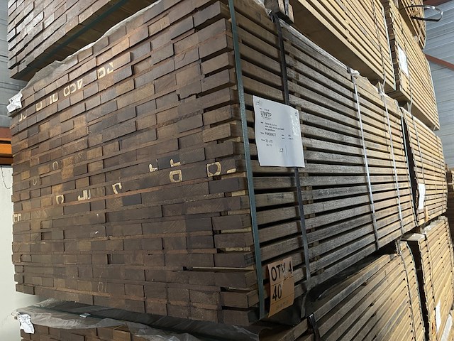 Ca. 280x guyana ipé planken geschaafd, 25x70mm, lengte 155cm - afbeelding 4 van  4