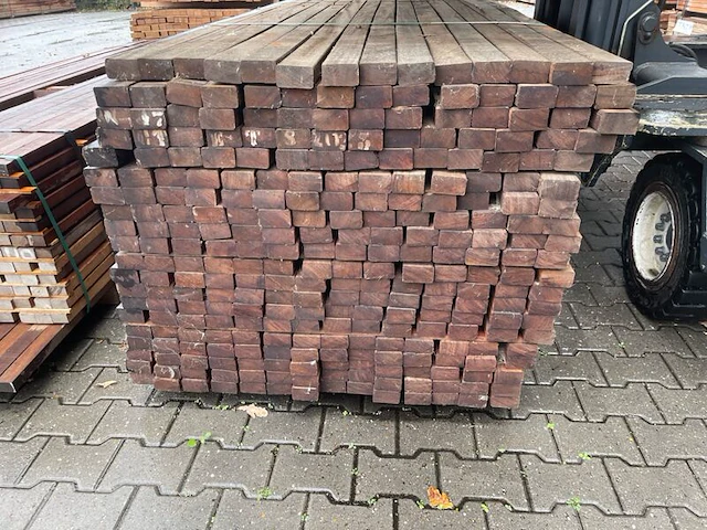 Ca. 280x hardhouten onderliggers geschaafd, 40x70mm, lengte 335cm - afbeelding 3 van  3