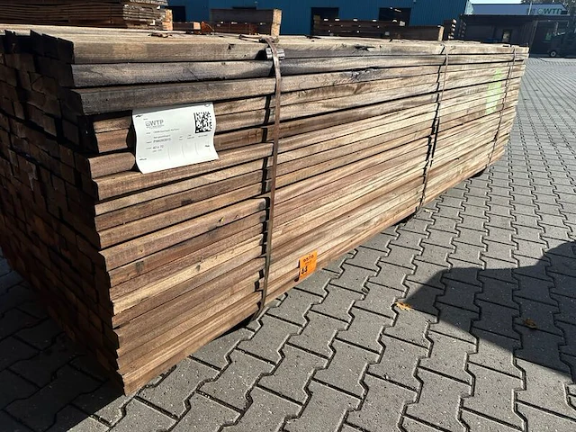 Ca. 280x hardhouten onderliggers geschaafd, 40x70mm, lengte 335cm - afbeelding 2 van  3