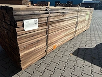 Ca. 280x hardhouten onderliggers geschaafd, 40x70mm, lengte 335cm - afbeelding 2 van  3
