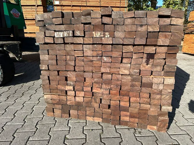 Ca. 280x hardhouten onderliggers geschaafd, 40x70mm, lengte 335cm - afbeelding 3 van  3