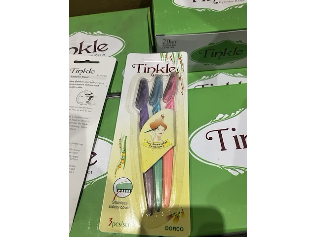 Ca. 280x wenkbrauw scheermesjes, tinkle - afbeelding 2 van  3