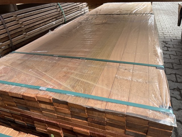 Ca. 287x angelim pedra planken geschaafd, 21x70mm, lengte 70/305cm, 154/335cm, 63/365cm - afbeelding 1 van  3