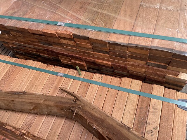 Ca. 287x angelim pedra planken geschaafd, 21x70mm, lengte 70/305cm, 154/335cm, 63/365cm - afbeelding 3 van  3