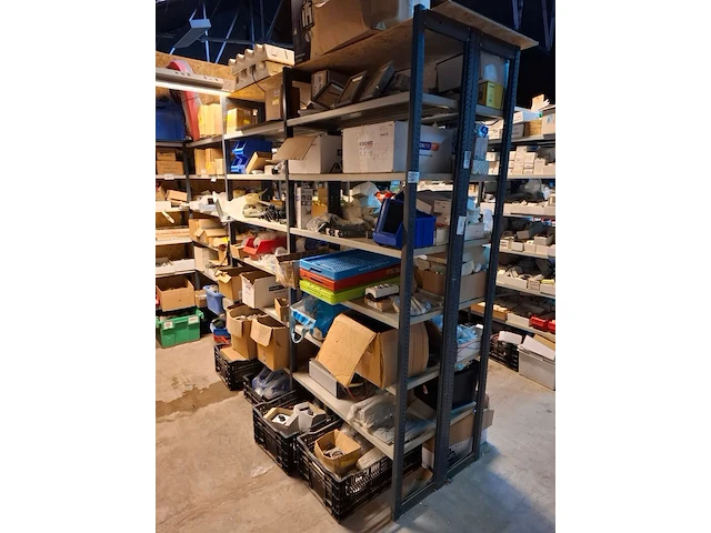 Ca 28mtr magazijnstelling - afbeelding 2 van  8