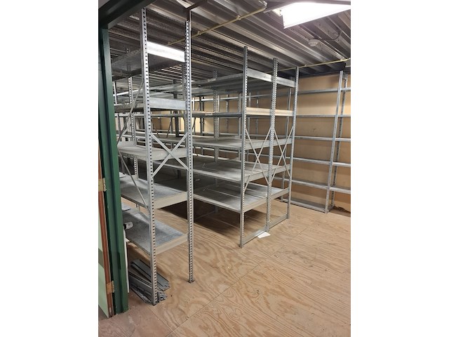 Ca 28mtr metalen stelling - afbeelding 1 van  14