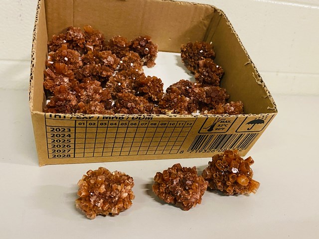 Ca. 28x aragoniet clusters - afbeelding 1 van  5