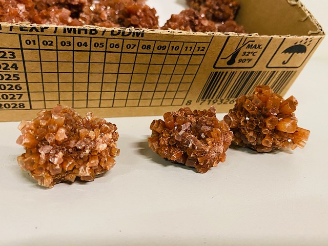 Ca. 28x aragoniet clusters - afbeelding 2 van  5