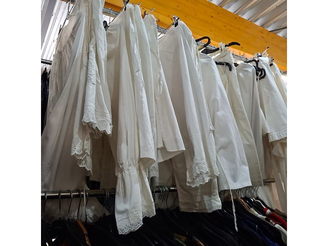 Ca. 28x barok wit onderkleding - afbeelding 1 van  7