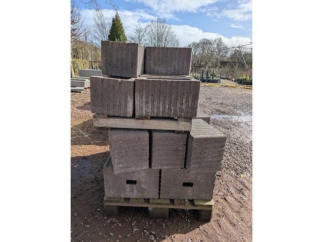 Ca. 28x betonnen bloembak - afbeelding 5 van  6