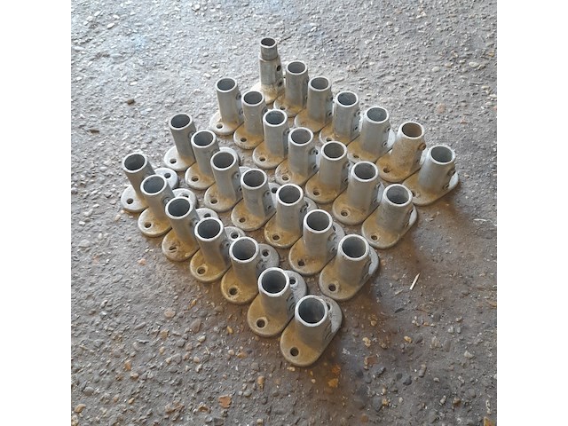 Ca. 28x buiskoppeling ovale voetplaat, ø 42,4 mm - afbeelding 1 van  5