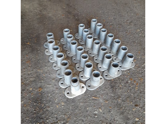 Ca. 28x buiskoppeling ovale voetplaat, ø 42,4 mm - afbeelding 4 van  5