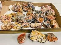 Ca. 28x cerusiet / bariet clusters