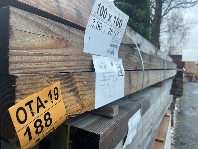 Ca. 28x douglas balken fijnbezaagd, 100x100mm, lengte 350cm - afbeelding 2 van  3