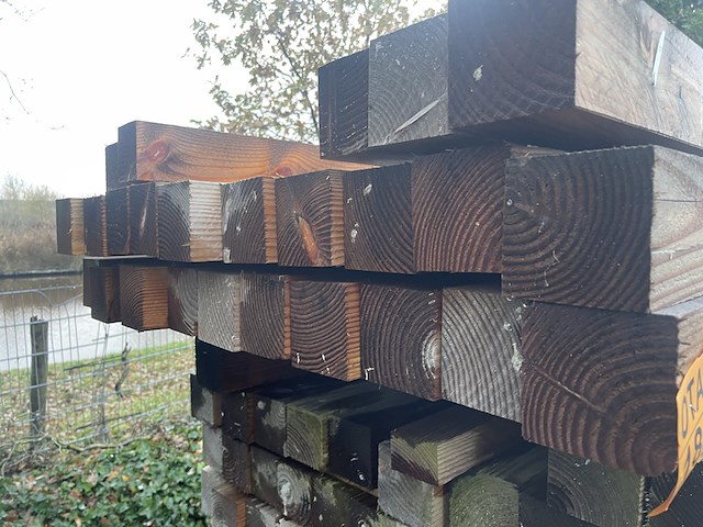 Ca. 28x douglas balken fijnbezaagd, 100x100mm, lengte 350cm - afbeelding 3 van  3