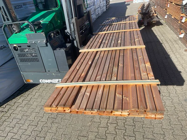 Ca. 28x douglas dubbele rhombus, 25x137mm, lengte 500cm - afbeelding 1 van  3