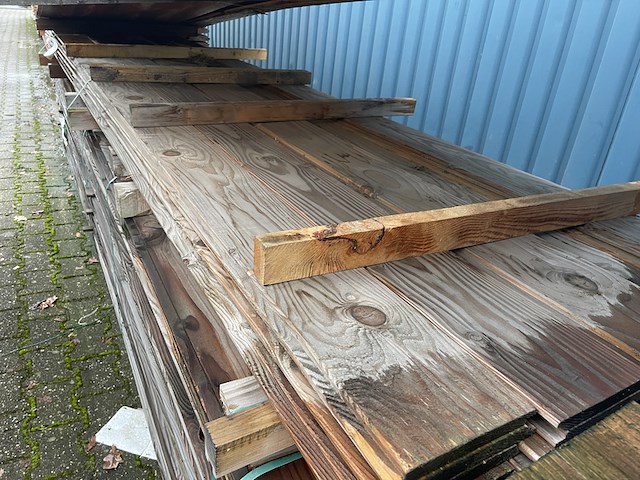 Ca. 28x douglas wisselsponning, 18x190mm, lengte 400cm - afbeelding 1 van  3