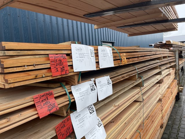 Ca. 28x douglas zweeds rabat, 26x190mm, lengte 14/400cm, 14/500cm - afbeelding 2 van  3