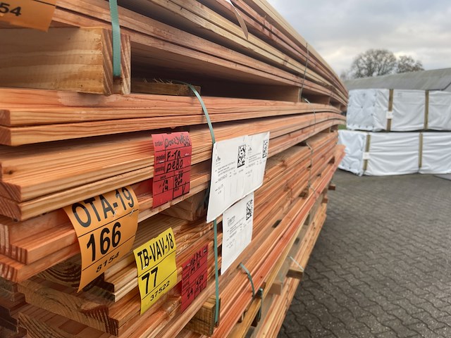 Ca. 28x douglas zweeds rabat, 28x190mm, lengte 14/400cm, 14/500cm - afbeelding 2 van  3