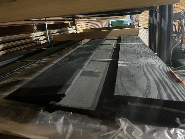 Ca. 28x douglas zweeds rabat zwart gecoat, 26x190mm, lengte 400cm - afbeelding 1 van  3