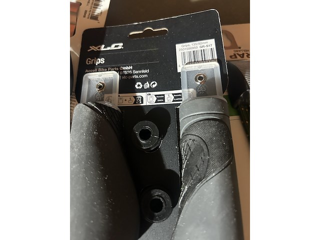 Ca. 28x fiets artikelen w.o. snelbinders, w.o. xlc - afbeelding 9 van  10
