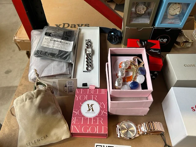 Ca. 28x horloges, sieraden en accessoires, w.o. vedder & vedder, cluse, guess, fossil - afbeelding 4 van  11