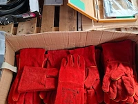 Ca. 28x lashandschoen, maat 10, links bull-welde