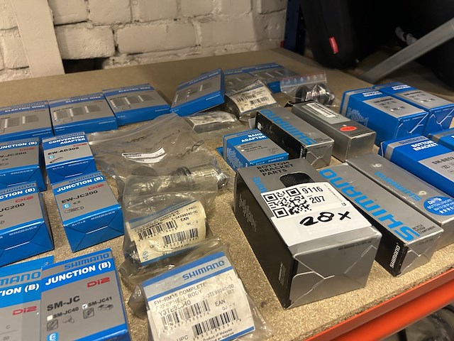 Ca. 28x shimano fietsonderdelen w.o. bottom brackets - afbeelding 9 van  9