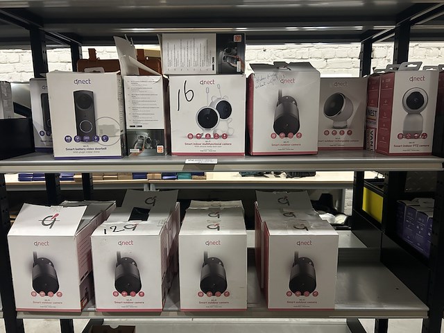 Ca. 28x smart indoor camera/smart outdoor camera/smart video deurbel qnect - afbeelding 1 van  10
